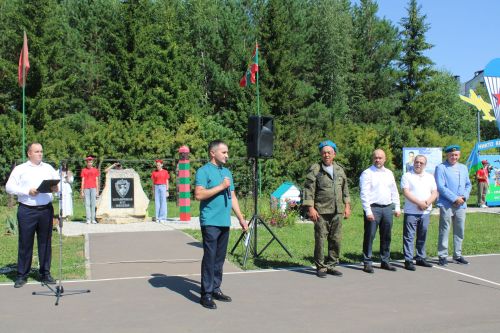 Батыр, курку белмәс егетләр гаскәре