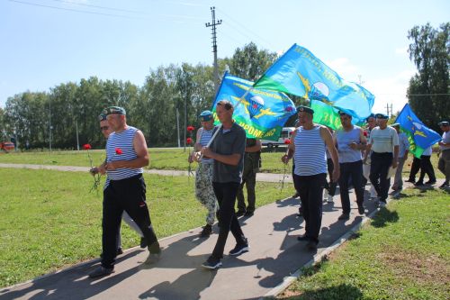 Батыр, курку белмәс егетләр гаскәре