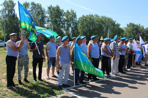 Батыр, курку белмәс егетләр гаскәре