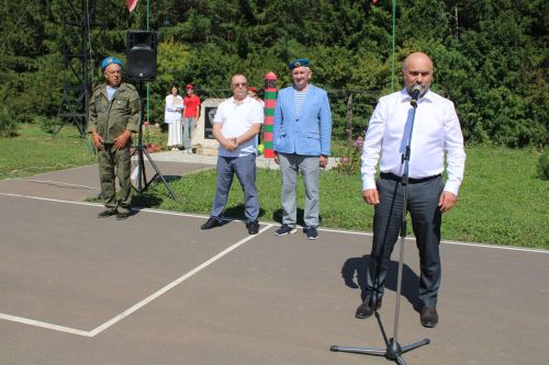 Батыр, курку белмәс егетләр гаскәре
