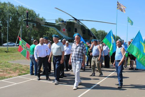 Батыр, курку белмәс егетләр гаскәре
