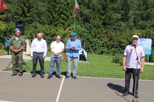 Батыр, курку белмәс егетләр гаскәре
