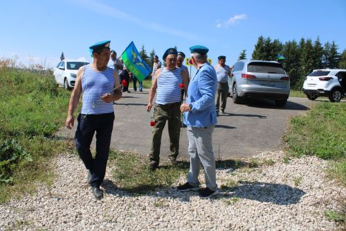 Батыр, курку белмәс егетләр гаскәре
