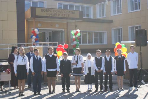 Теләче  урта  мәктәбендә  Белем  бәйрәме  узды