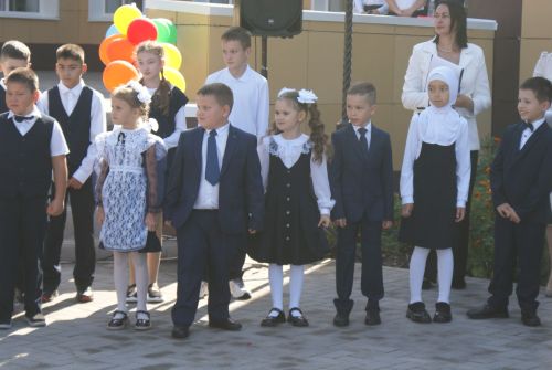 Теләче  урта  мәктәбендә  Белем  бәйрәме  узды