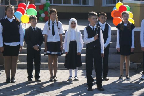 Теләче  урта  мәктәбендә  Белем  бәйрәме  узды