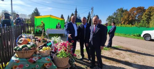 Сайлаучылар белән аралаштылар