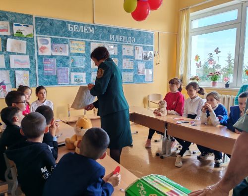 “Без табигать дуслары” исемле экология темасына багышланган  кичә узды
