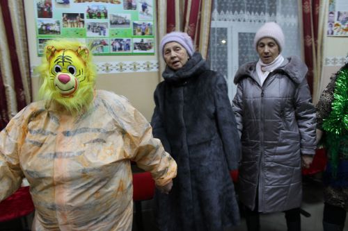 Дәү әниләр, дәү әтиләр өчен Чыршы бәйрәме