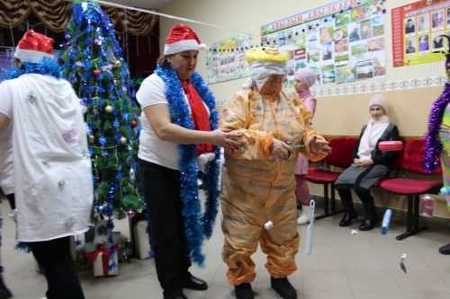 Дәү әниләр, дәү әтиләр өчен Чыршы бәйрәме