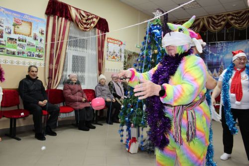 Дәү әниләр, дәү әтиләр өчен Чыршы бәйрәме