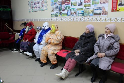 Дәү әниләр, дәү әтиләр өчен Чыршы бәйрәме