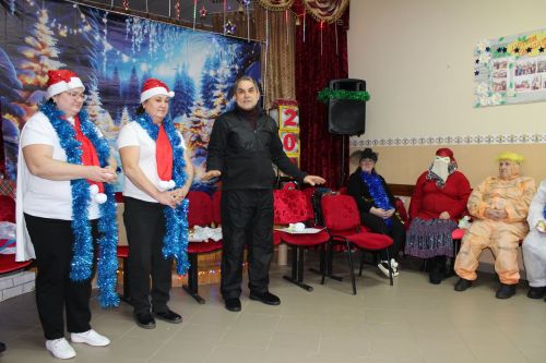 Дәү әниләр, дәү әтиләр өчен Чыршы бәйрәме