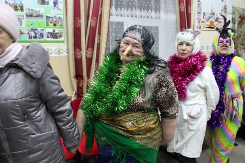 Дәү әниләр, дәү әтиләр өчен Чыршы бәйрәме