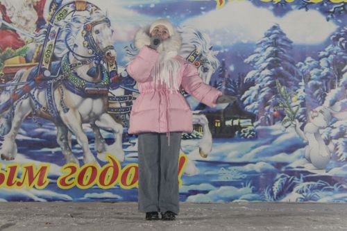 Үзәк ял паркында  мәктәп коллективы - укытучылар, укучылар чыгышы ясады