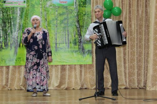 Укучылар, укытучылар сәхнә тотты
