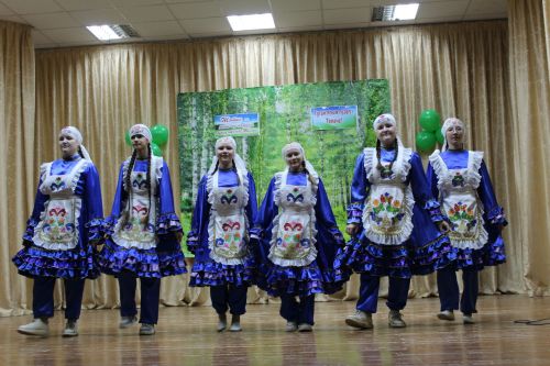 Укучылар, укытучылар сәхнә тотты