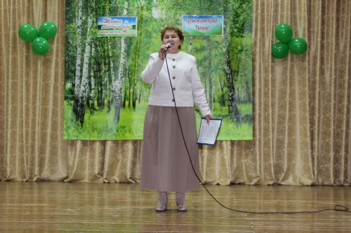 Укучылар, укытучылар сәхнә тотты