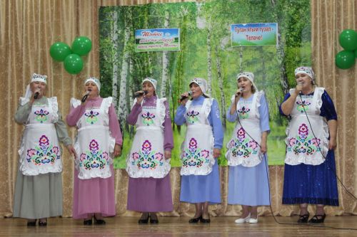 Укучылар, укытучылар сәхнә тотты
