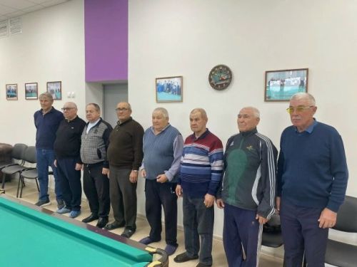 Бильярд уйнап ярыштылар