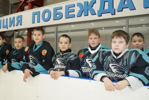 Хоккей йолдызлары – Теләчедә