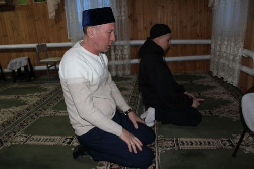 Ифтар берләштерә, якынайта