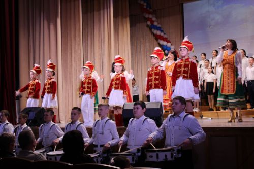 Теләчедә Ватанны саклаучылар көне уңаеннан тантаналы бәйрәм концерты булды