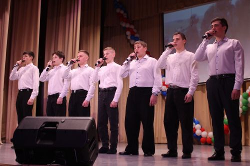 Теләчедә Ватанны саклаучылар көне уңаеннан тантаналы бәйрәм концерты булды