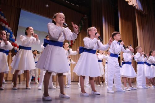 Теләчедә Ватанны саклаучылар көне уңаеннан тантаналы бәйрәм концерты булды