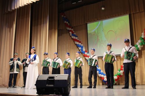 Теләчедә Ватанны саклаучылар көне уңаеннан тантаналы бәйрәм концерты булды