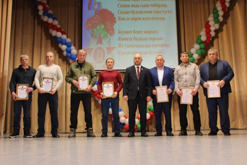 Теләчедә Ватанны саклаучылар көне уңаеннан тантаналы бәйрәм концерты булды