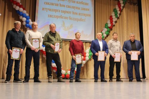Теләчедә Ватанны саклаучылар көне уңаеннан тантаналы бәйрәм концерты булды