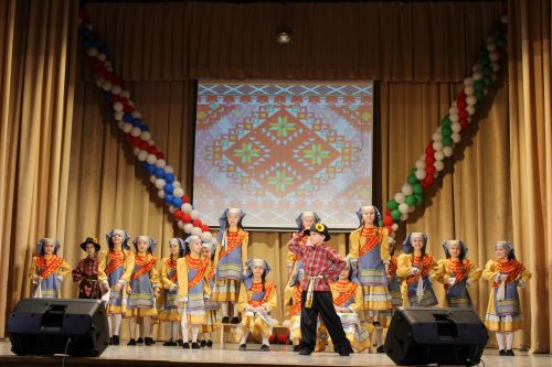 Теләчедә Ватанны саклаучылар көне уңаеннан тантаналы бәйрәм концерты булды