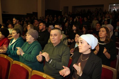 Теләчедә Ватанны саклаучылар көне уңаеннан тантаналы бәйрәм концерты булды