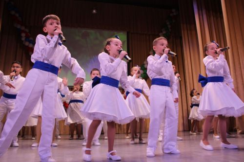 Теләчедә Ватанны саклаучылар көне уңаеннан тантаналы бәйрәм концерты булды