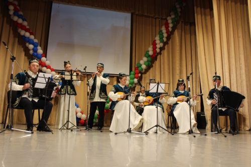 Теләчедә Ватанны саклаучылар көне уңаеннан тантаналы бәйрәм концерты булды