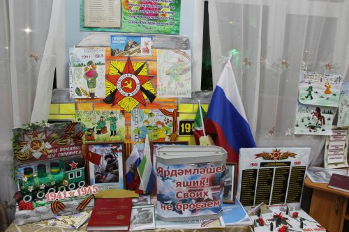 Алкышларга, чәчәкләргә күмелделәр