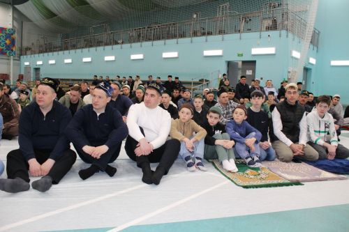 Теләчедә Ураза Гаете намазлары узды (фоторепортаж)