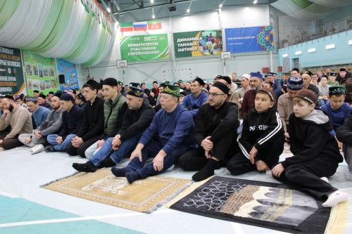 Теләчедә Ураза Гаете намазлары узды (фоторепортаж)