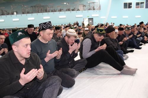 Теләчедә Ураза Гаете намазлары узды (фоторепортаж)