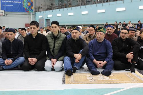 Теләчедә Ураза Гаете намазлары узды (фоторепортаж)