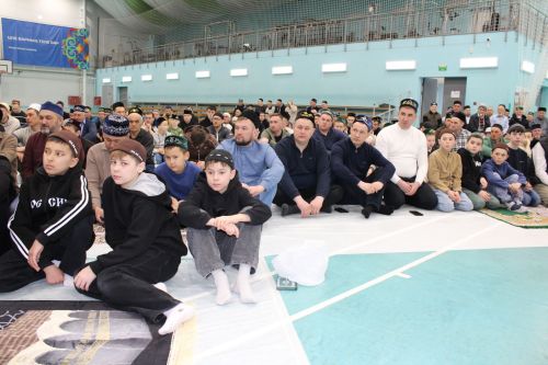 Теләчедә Ураза Гаете намазлары узды (фоторепортаж)