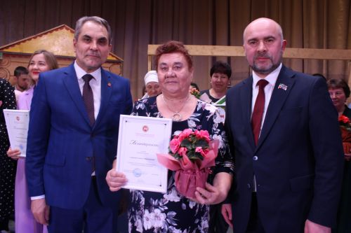 Халыкара театр көне уңаеннан