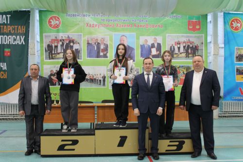 Кул көрәше  тәмам - бүләкләү тантанасыннан  фоторепортаж