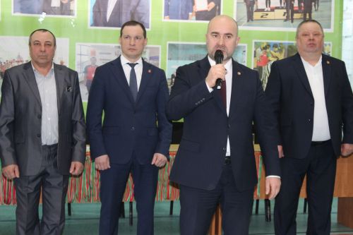 Теләчегә иң көчле балалар җыйналды