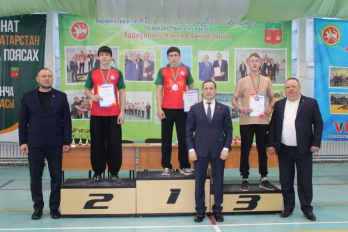 Кул көрәше  тәмам - бүләкләү тантанасыннан  фоторепортаж