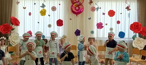 Районда 8 Мартка багышланган  бәйрәм иртәләре башланды