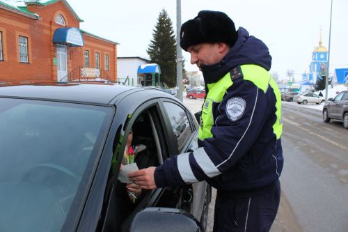 Автоледиларга - чәчәкләр