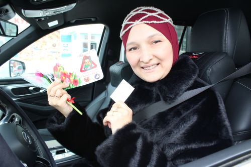 Автоледиларга - чәчәкләр