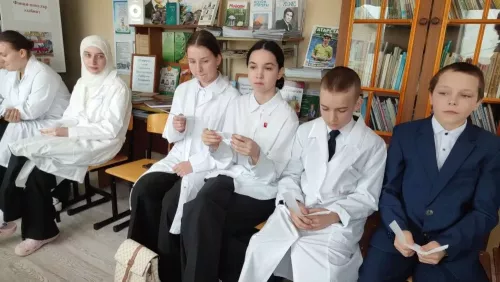 «Медицинага беренче адымнар: Яшь коткаручы һәм тикшеренүче»дип исемләнгән бәйге узды